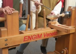 ENGIM scuola di lavorazione del legno partecipa a Thiene 1492 - edizione 2017