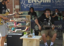 studenti in piazza - Engim Thiene: la fiera dei mestieri