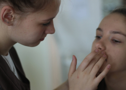 Lezione di Make up - operatore del benessere: estetista