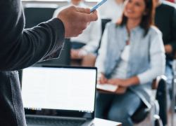 Assistente Familiare Corso ENGIM gratuito per disoccupati